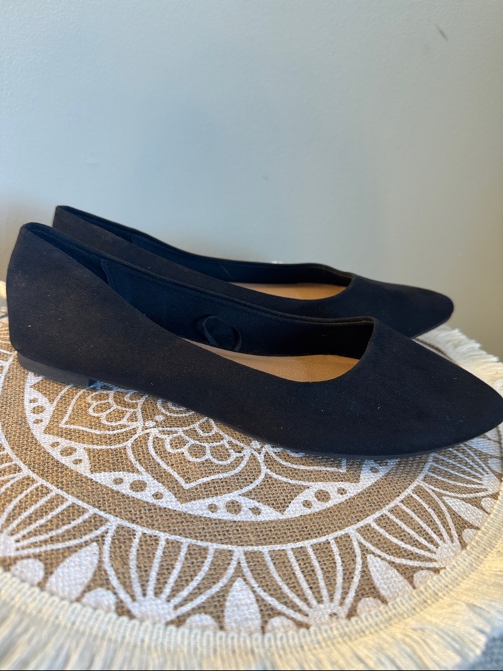TORRID Women's Ballet FLATS Faux Suede Pointed Toe BLACK Wide Width Size 8.5 WW